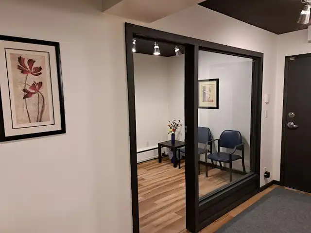 Downtown Beltline Main Floor Office/Treatment room for Lease