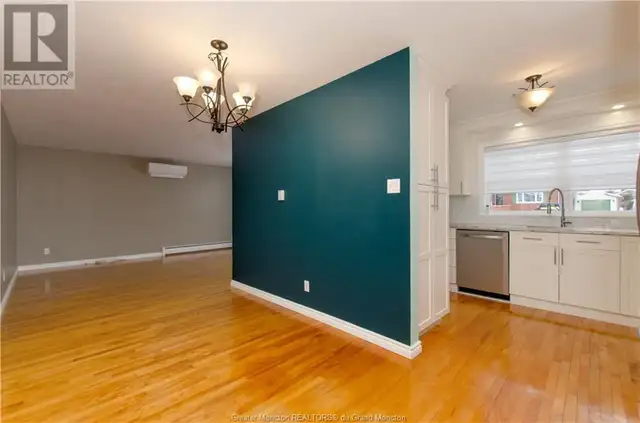 3bdroom house for rent (main floor unit )63838173071491124