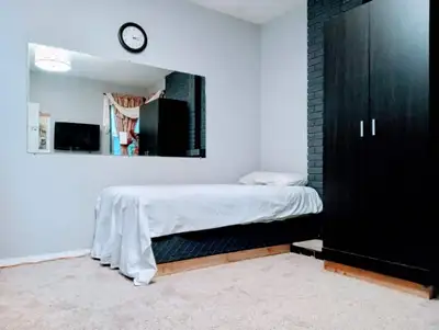 $ 550 Room for rent Very bright and spacious room on main floor. Overlooking park. Furnished with be...