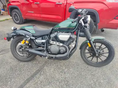Beautiful 950 Yamaha Bolt C Spec .Has Vance &Hines pipes installed.Original exhaust is also included...