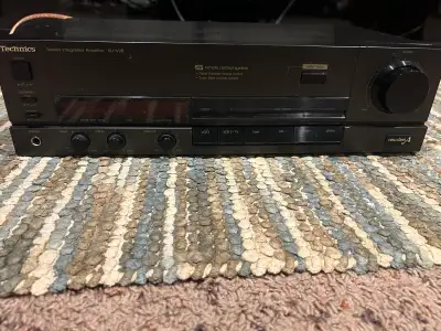 Technics integrated amplifier (110 watts/channel), View more
