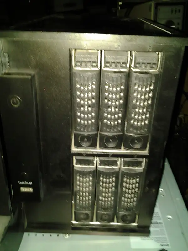 netgear rrndp6000-100nas 6 drive SONOS compatible xbox playstati in XBOX 360 in City of Montréal - Image 6