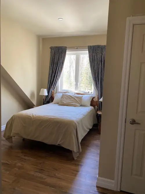 Furnished (single bed and desk) room for rent available April 1st. Located 8km from town of Huntsvil...