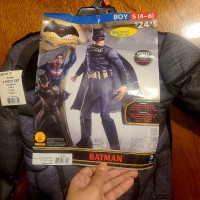 Batman VS Superman - Batman Costume - Kids - Size Small (4-6)