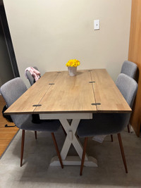Foldable wood dining table 