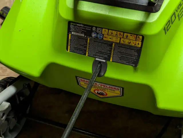 Greenworks electric snowblower   / Souffleuse à neige électrique in Snowblowers in Longueuil / South Shore - Image 5