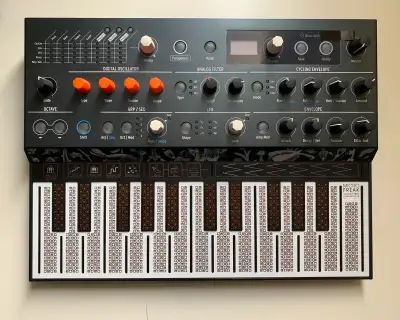 Arturia Microfreak synthesizer (like new), View more