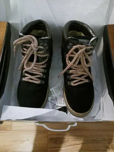 Bottes d'escalade unisexes neuves, View more