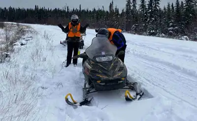 Electric start reverse Studded track 700cc 76xx km Open to trades (big fast light canoe utility snow...