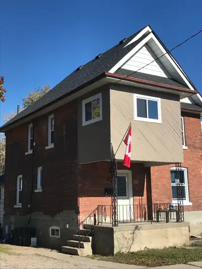 Central location 2 story unit. Near beach, bus station, new Go Station in Allendale Includes washer...