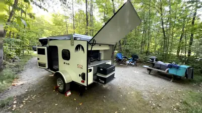 Je vends ma mini roulotte Igloo S42 2024, fabriquée ici au Québec à Mirabel. C’est la version unique...