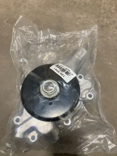 Brand new water pump. GMB 120-3041 part number. Fits a variety of Dodge products from 1993-2001.