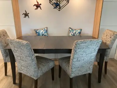 solid hardwood dinning set with Leaf and four chairs, View more