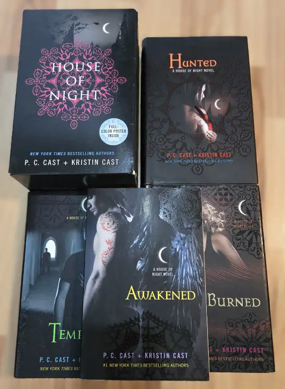 YA Book Series - House of Night (Vampires) & Inubaka (Dogs) in Fiction in Barrie - Image 2