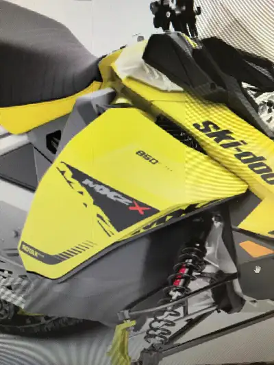 2017 to 2022 Skidoo GEN4 side body panels Yellow in colour Brand new Was going to change colour on m...