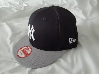 BRAND NEW!! - Men's New Era New York Yankees Snapback Hat!!, View more