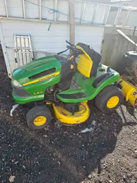 John Deere lawn tractor 