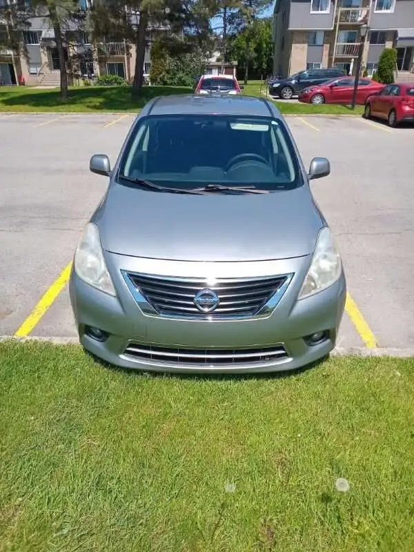 Nissan versa 2012 in Cars & Trucks in City of Montréal - Image 2