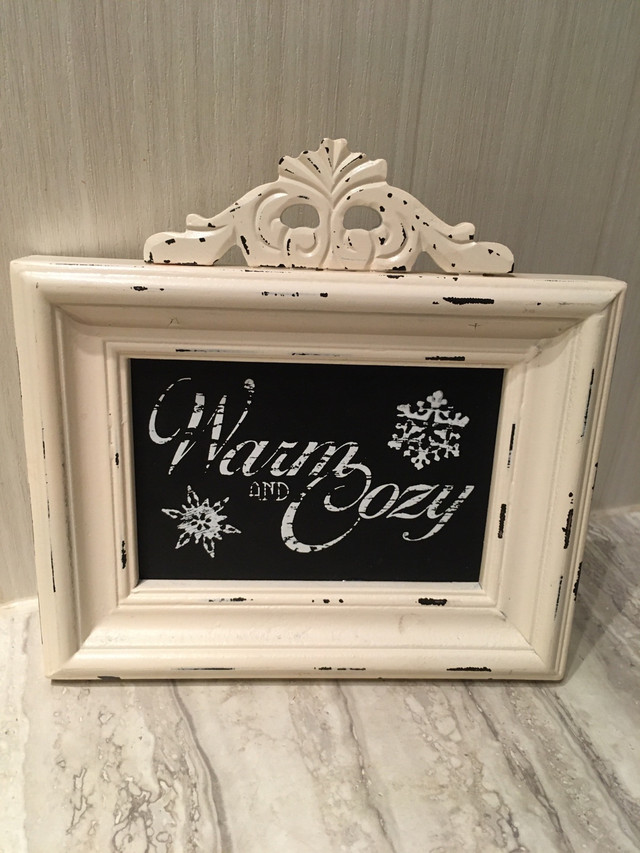 CHRISTMAS / HOLIDAY DECOR - NWT - DECORATIVE WOODEN SIGN / FRAME in Home Décor & Accents in Kingston