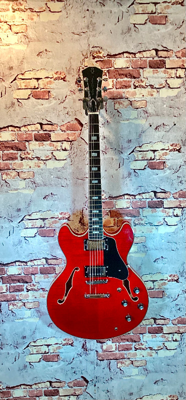 Sire Larry Carlton H7 - pre - Owned in Guitars in Oakville / Halton Region