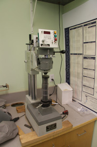 Rockwell Hardness Tester Versitron AT130-DS