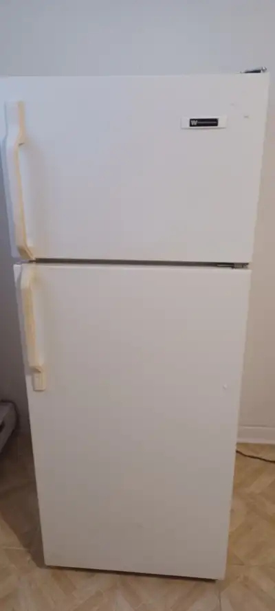 Réfrigérateur / Refrigerator, View more
