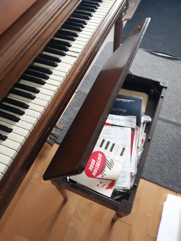 Piano WURLITZER in Pianos & Keyboards in Saint-Hyacinthe - Image 7