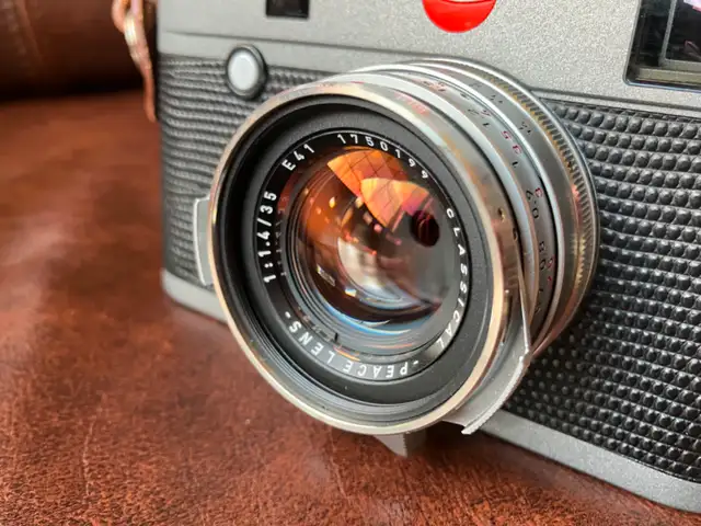 Leica Steel Rim Summilux/ Peace Lens Optics Atelier 35mm 1.4628643653204501212