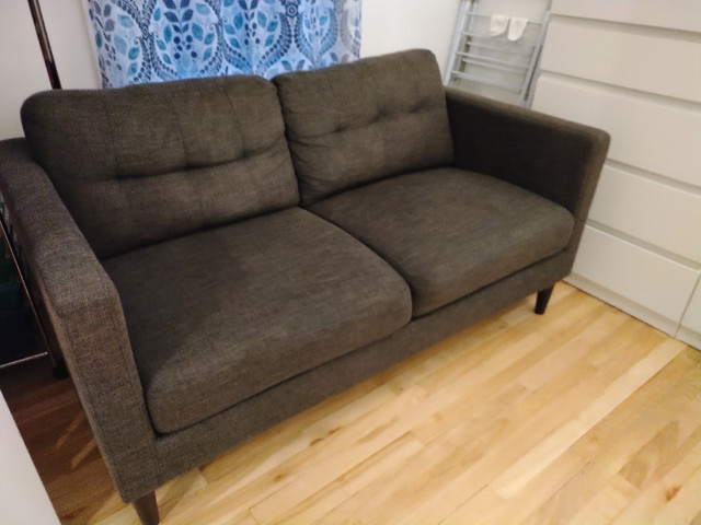 Sofa 2 places à vendre neuf 250$ dans Sofas et futons  à Saint-Jean-sur-Richelieu - Image 2