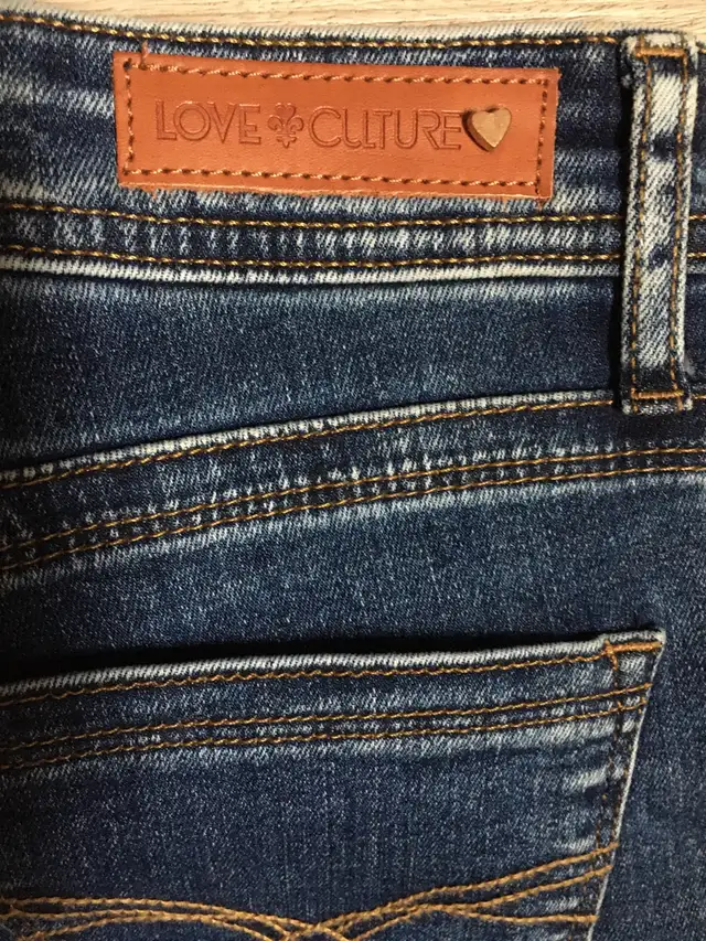 Skinny jeans in Women's - Bottoms in City of Montréal - Image 2