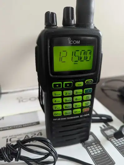 pilot radio icom (VHF Air Band transceiver IC-A24), View more