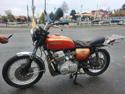 This is a very early Honda CB750 that came out in 1970, the second year of production! The 1970 750’...