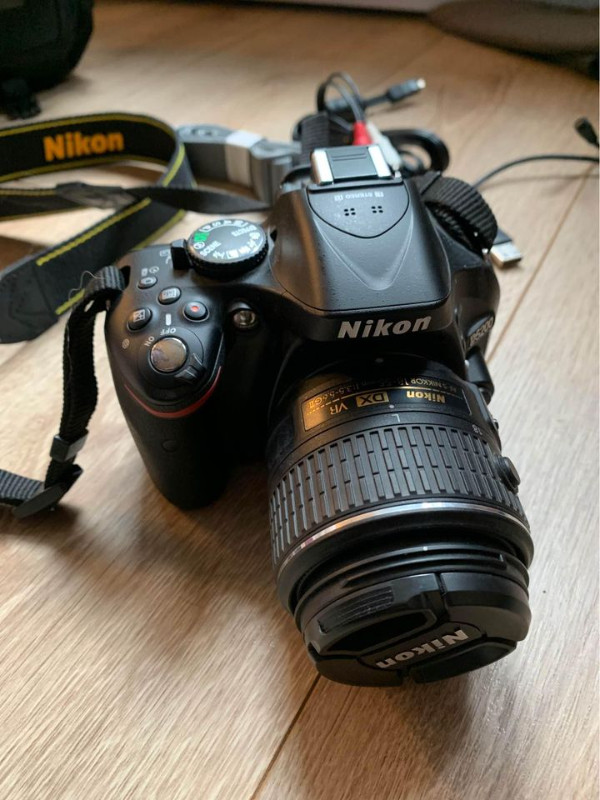 Nikon D5200 DSLR Camera Bundle (with 18-55mm VR kit lens) in Cameras & Camcorders in Burnaby/New Westminster