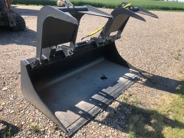 Skidsteer Blank Plates in Other in Saskatoon - Image 7