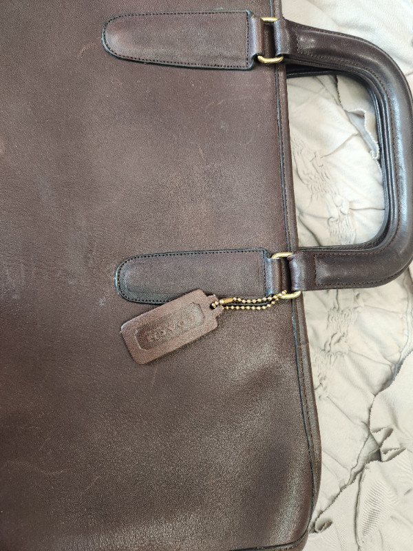 Authentic Coach Vintage Leather Document Holder/ Briefcase Bag in Women's - Bags & Wallets in Strathcona County - Image 2