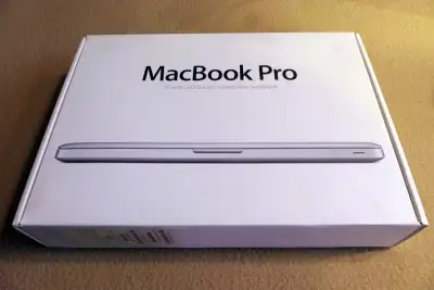 Boîte Vide pour MacBook Pro 13 Po. 2008 en bonne condition, View more