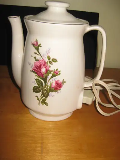 théière électrique en porcelaine vintage, View more