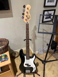 Fender Squier P-Bass Entire Setup (Stand, cables, bag)