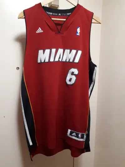 LeBron James Miami Heat Adidas jersey size: L (men's) NO rips, stains, or odor $60 -----------------...
