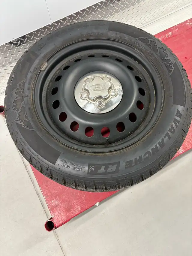 Hercules Avalanche Snow Tires (great shape) in Tires & Rims in Markham / York Region - Image 2