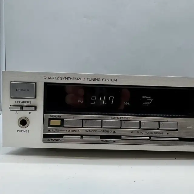 Rare RCA MSR130 Vintage Stereo Receiver Quartz Synthesized Teste in Stereo Systems & Home Theatre in City of Toronto - Image 3