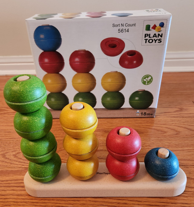 Wooden Toddler Stacking Toy in Toys in Markham / York Region - Image 2