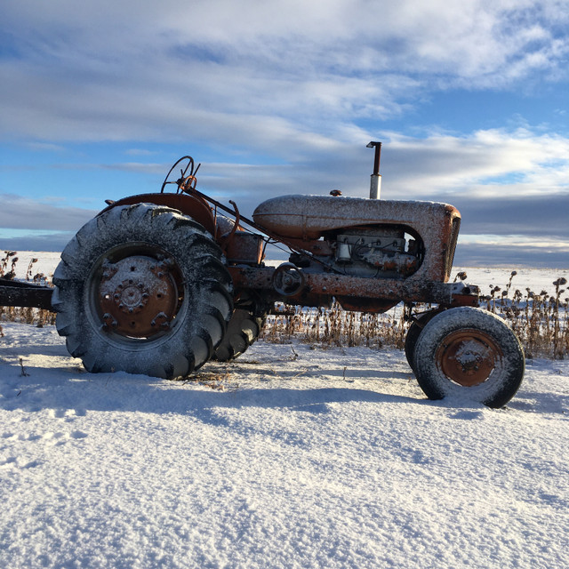 Acreage Tractor For Repair in Farming Equipment in Edmonton