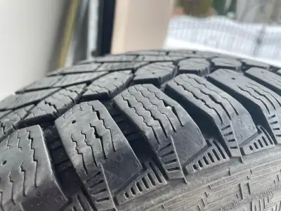 3 pneu d’hiver Marque: Nord Frost 225/55 R 18
