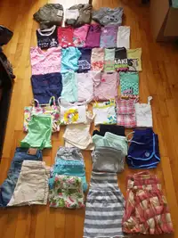 Lot de 60 vêtements fille 6-8ans/ Lot 60 girls clothes 6-8years