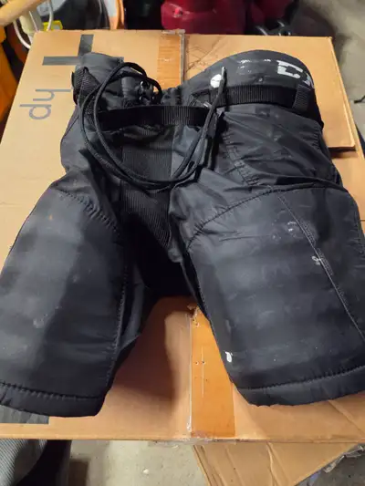 CCM Youth Medium hockey pants, View more