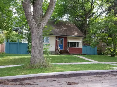 Room Rental; easy transit to University and Southgate Mall