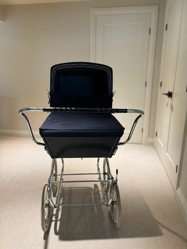 Luxurious Silver Cross Carriage65718019593602122