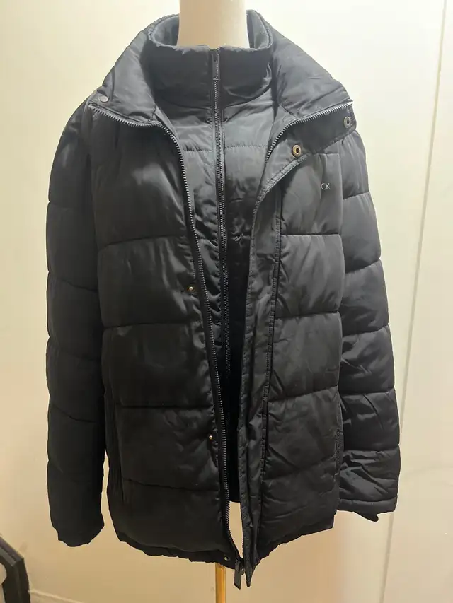 Calvin Klein Men's Black Puffer Jacket With Bib Detail sz L in Men's in Mississauga / Peel Region - Image 5