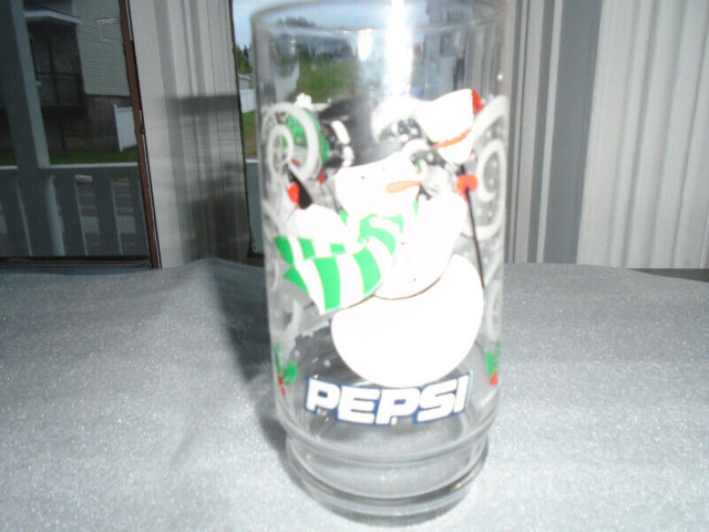 Ensemble variés de 6 articles de Pepsi-cola de Noël dans Art et objets de collection  à Lévis - Image 2